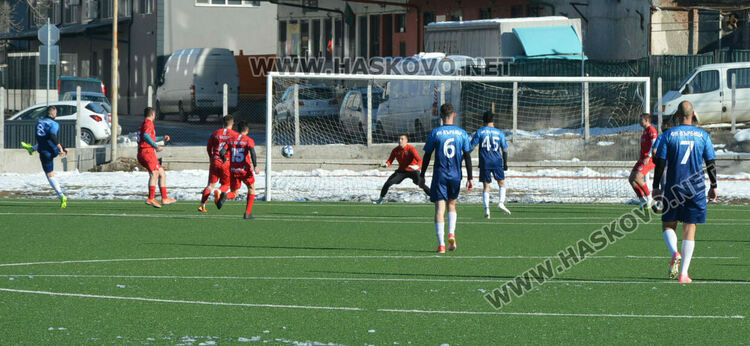 Футболистите на „Хасково“ разгромиха с 4:1 „Върбица“ на ст. „Младост“