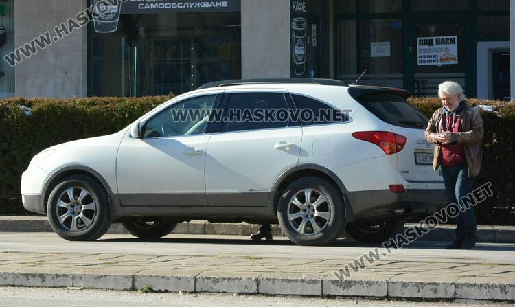 Турски „Мерцедес“ удари джипа на известен хасковски лекар