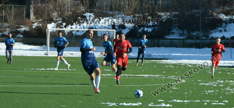 Футболистите на „Хасково“ разгромиха с 4:1 „Върбица“ на ст. „Младост“