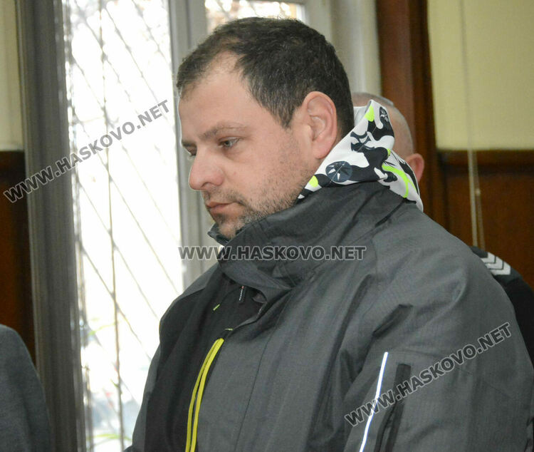 Въоръженият обирджия на фирмата за бързи кредити бил притиснат от кредитори 