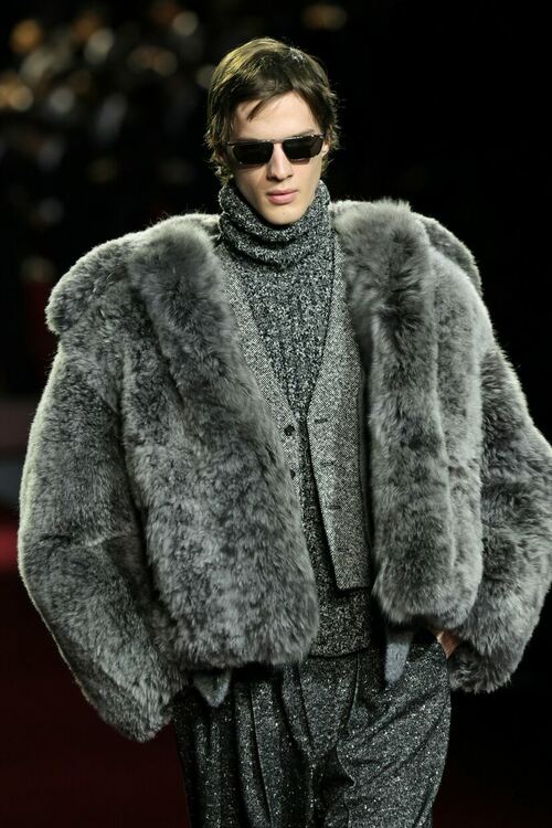 Долче и Габана напомниха за блясъка от времето на Фелини в новата си мъжка колекция 