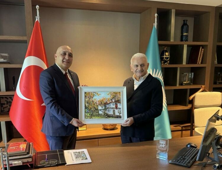 Делегация на ДПС се срещна с Бинали Йълдъръм