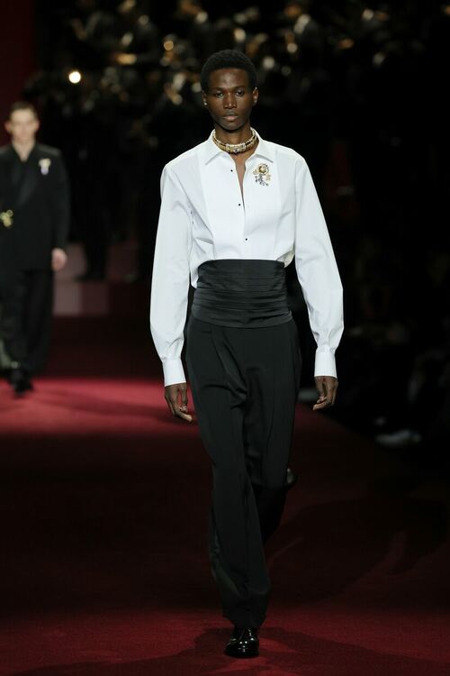 Долче и Габана напомниха за блясъка от времето на Фелини в новата си мъжка колекция 