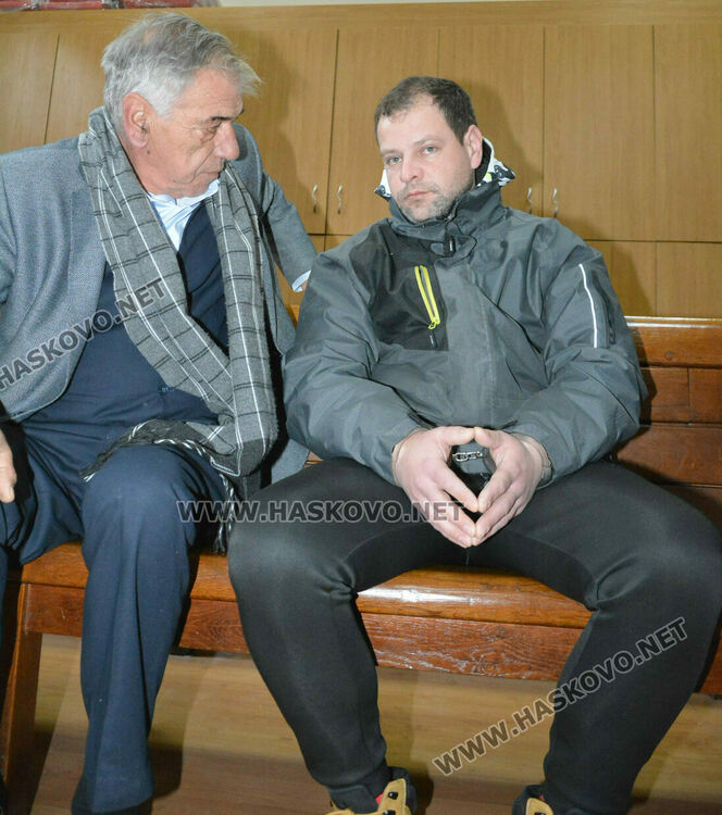 Въоръженият обирджия на фирмата за бързи кредити бил притиснат от кредитори 