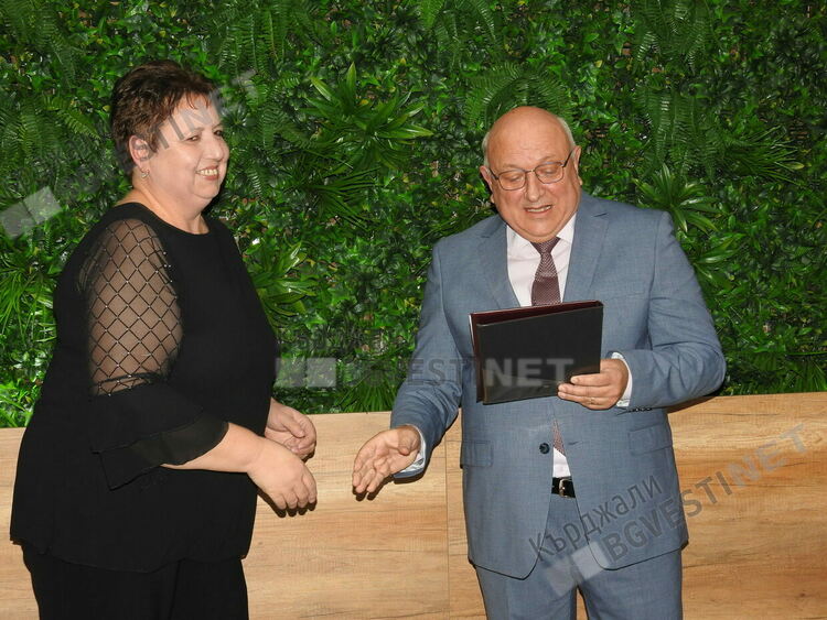 МБАЛ „Д-р Атанас Дафовски” в Кърджали отчете успешна година,награди изявени служители