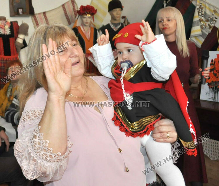 Бабинден с възстановка на ритуала „подливане“ в Хасково