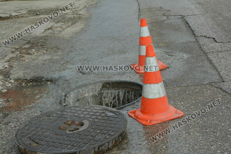 Фекални води се изливат в „Орфей“, наводнен е и подлез