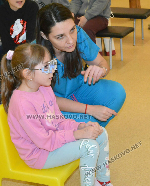 Преглеждат деца за „мързеливо око“ по инициатива на Ротари клуб Хасково – Аида