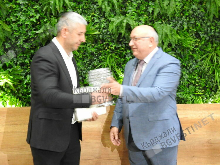 МБАЛ „Д-р Атанас Дафовски” в Кърджали отчете успешна година,награди изявени служители