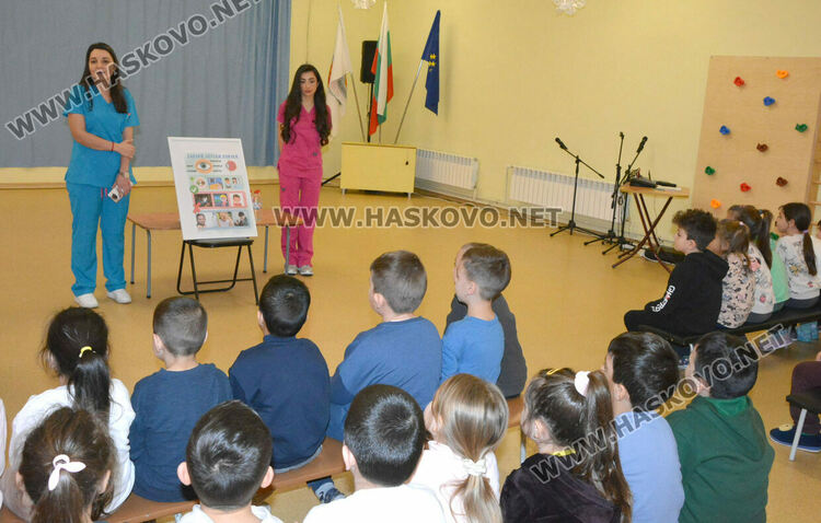 Преглеждат деца за „мързеливо око“ по инициатива на Ротари клуб Хасково – Аида