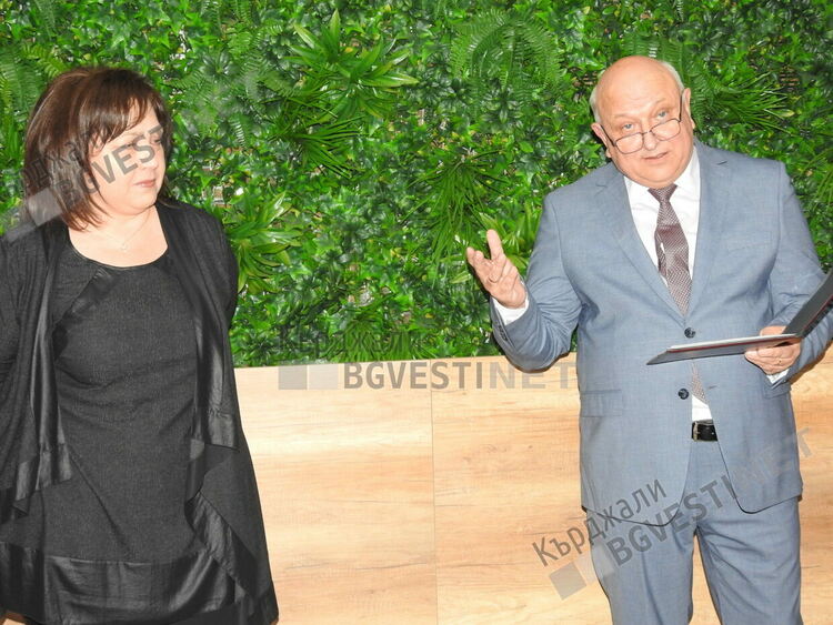 МБАЛ „Д-р Атанас Дафовски” в Кърджали отчете успешна година,награди изявени служители