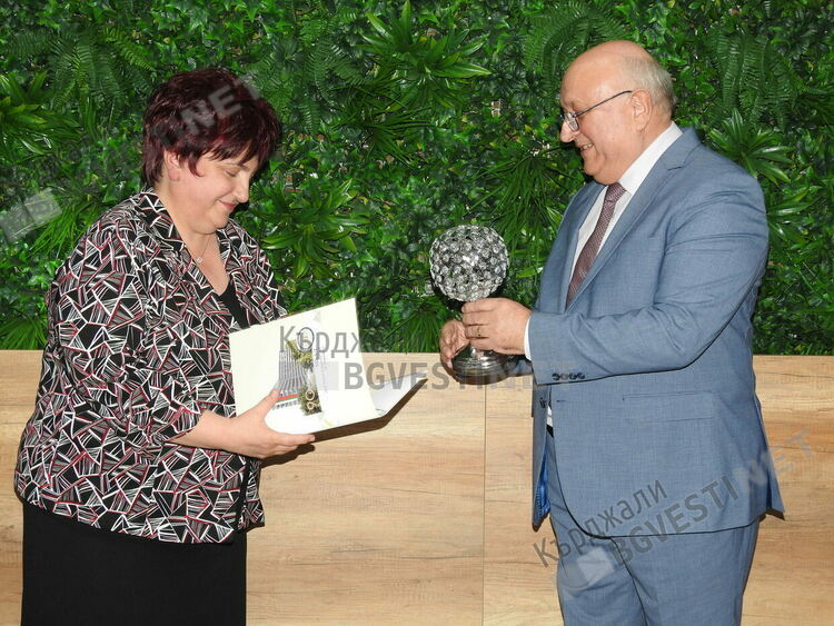 МБАЛ „Д-р Атанас Дафовски” в Кърджали отчете успешна година,награди изявени служители