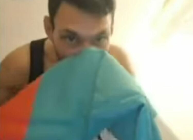 Сигнал за гнусно поругаване на националния флаг на България