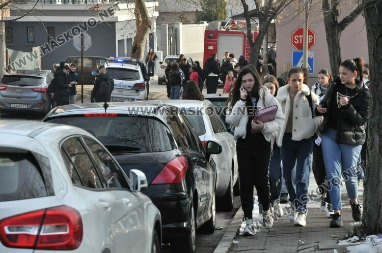 Масови сигнали за бомби в училища в Хасково и в цялата страна