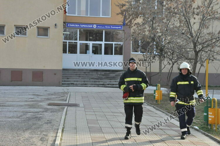 Масови сигнали за бомби в училища в Хасково и в цялата страна