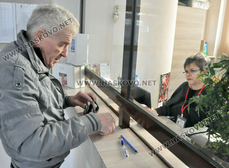 В Хасково вече започнаха да си плащат местните данъци и такси