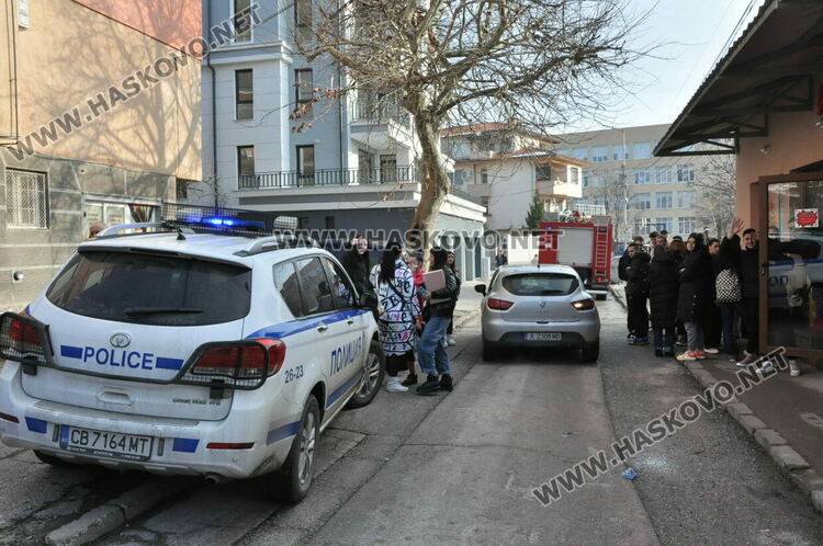 Масови сигнали за бомби в училища в Хасково и в цялата страна