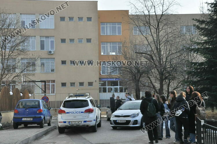 Масови сигнали за бомби в училища в Хасково и в цялата страна