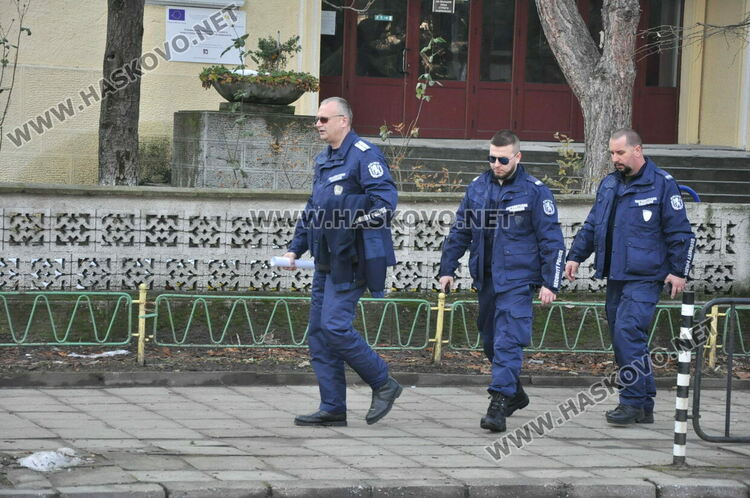 Масови сигнали за бомби в училища в Хасково и в цялата страна