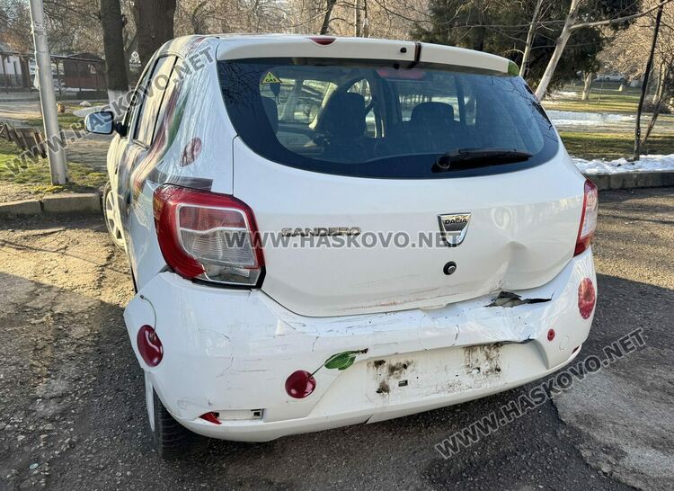 Водач на Фолксваген се заби в Дачия на бул. „Освобождение“