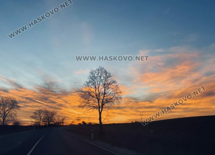 Слънчево, сутринта ще има мъгли