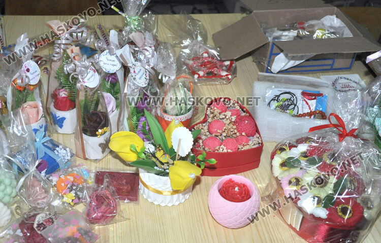 Езиковата гимназия в Хасково с благотворителен базар за лечението на Станимир