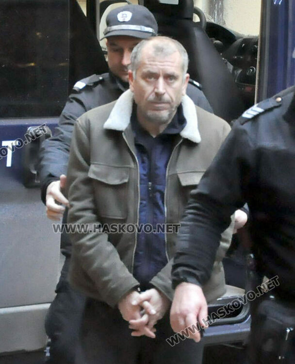 Оставиха в ареста трафикант на мигранти, осъден в Румъния