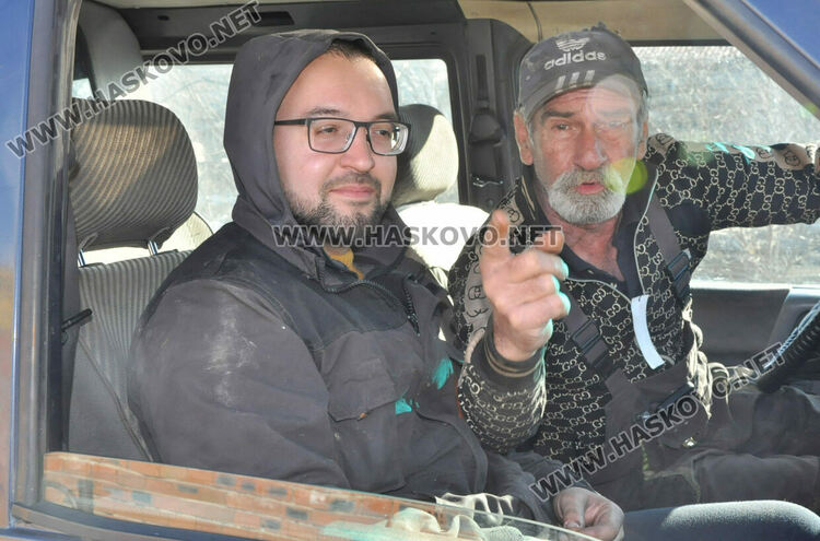 Гейзер от запушена канализация наводни къщи и Сточна гара в Хасково