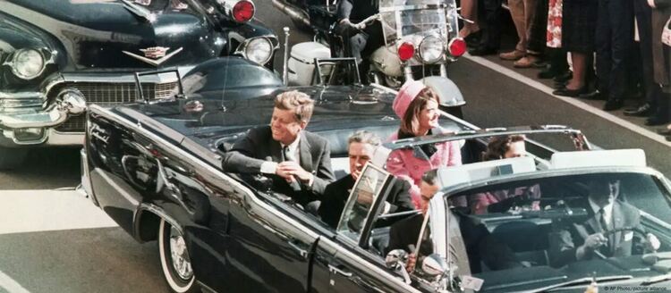 Джон Ф. Кенеди беше убит през ноември 1963 г. в Далас