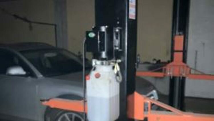 Тайна автоморга за разкомплектоване на крадени коли откриха в Перник