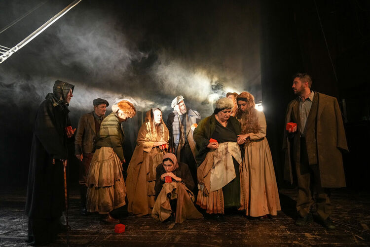 В РДТ на 28 януари играят  „Албена“ в памет на незабравимата Емилия Ованесян.