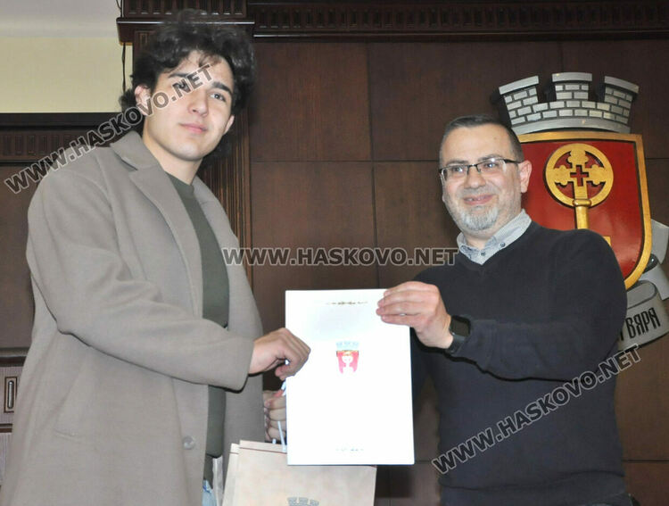 Наградиха победителите от фотоконкурс в Хасково 