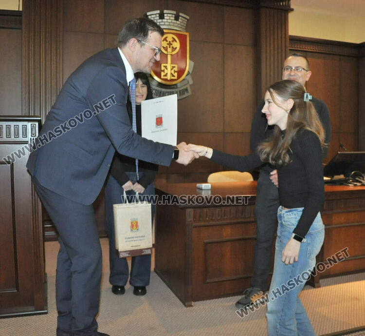 Наградиха победителите от фотоконкурс в Хасково 