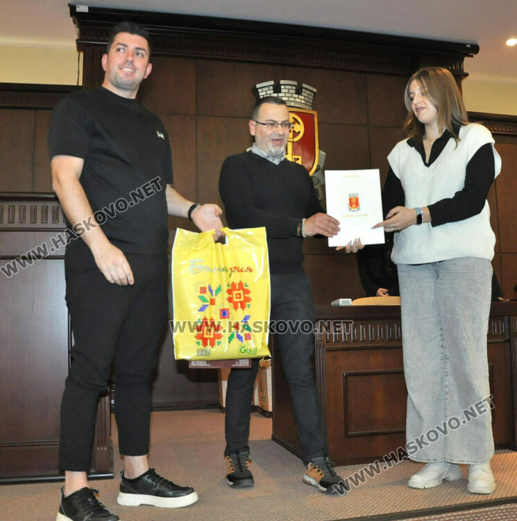 Наградиха победителите от фотоконкурс в Хасково 