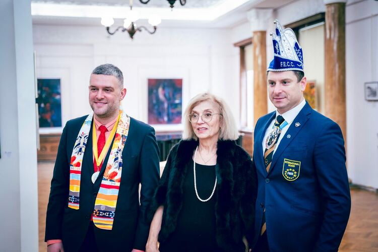 Традиционната изложба „Сурва Арт“ бе открита в галерия „Любен Гайдаров“