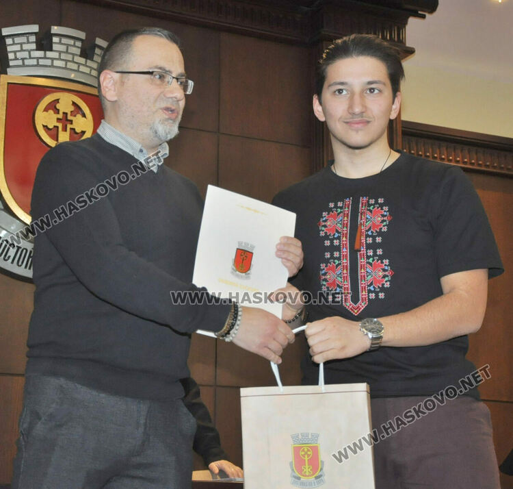 Наградиха победителите от фотоконкурс в Хасково 