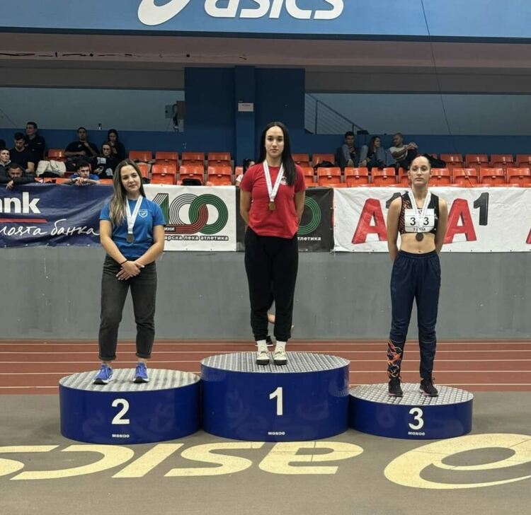 Мария Габрова е национална шампионка  в тласкането на гюле