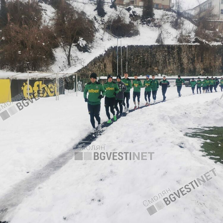 С група от 22-ма футболисти пътува “Родопа” за контролата с “Оборище” в Панагюрище