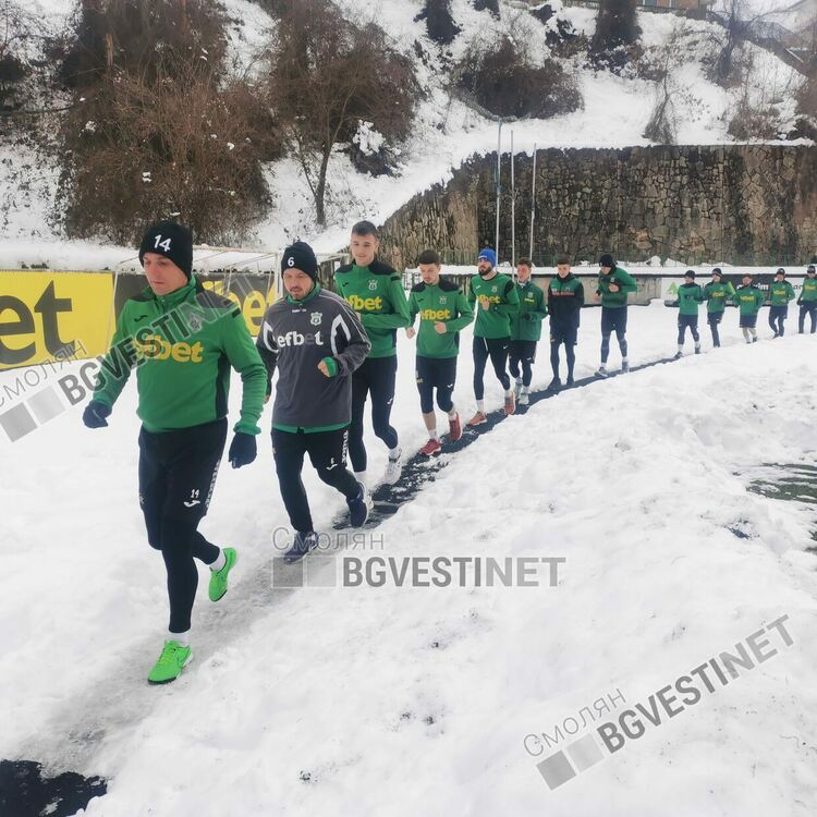 С група от 22-ма футболисти пътува “Родопа” за контролата с “Оборище” в Панагюрище