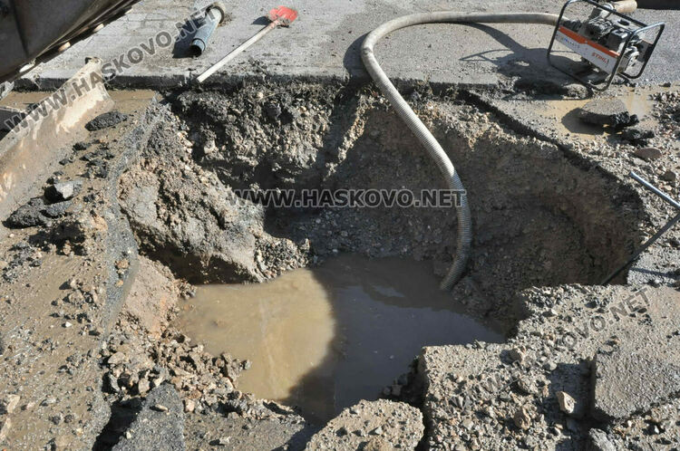 Авария остави блок 36 в кв. „Орфей“ без вода