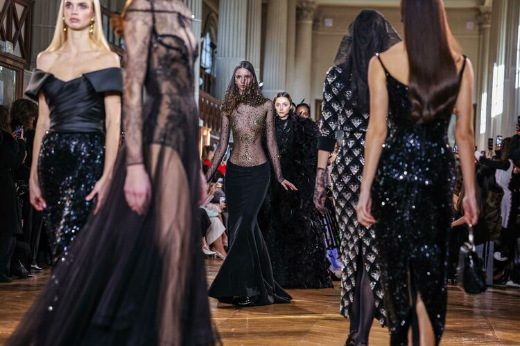 Започна Седмицата на висшата мода в Париж 