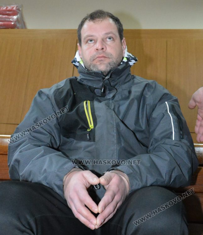 Потвърдиха постоянен арест за заподзрения за въоръжен грабеж в Хасково