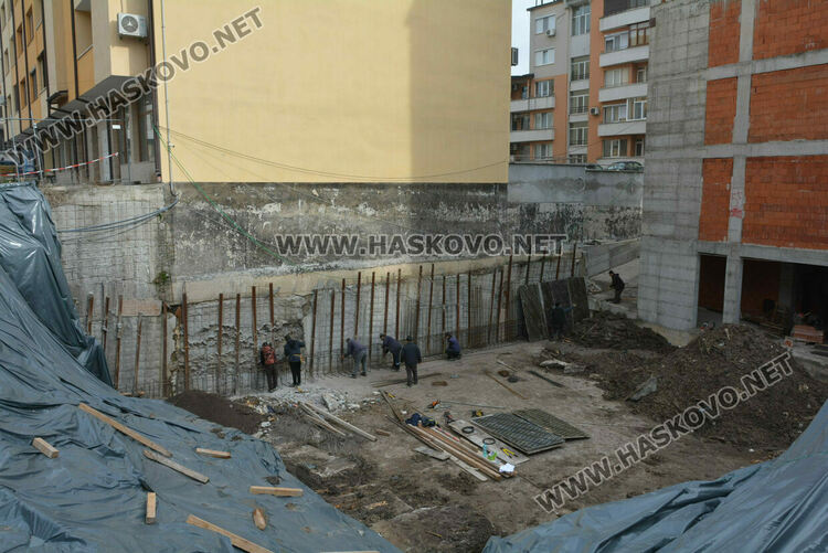 Фирмата на Мехмед Атаман „Ата-строй“ пое проблемния строеж в кв. „Бадема“, има и нов собственик