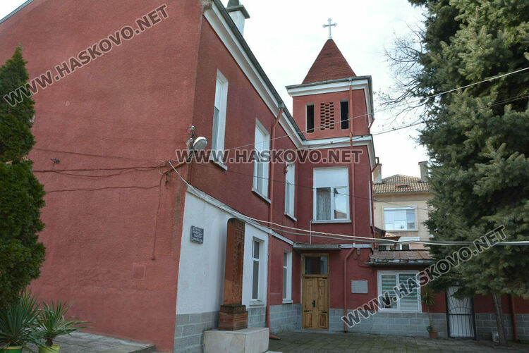 НЧ „Арарат-2001“ спечели финансиране за нова техника и книги