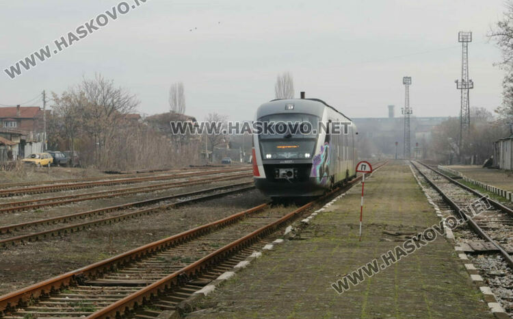 Бариерата на жп прелеза преди с. Малево вече работи