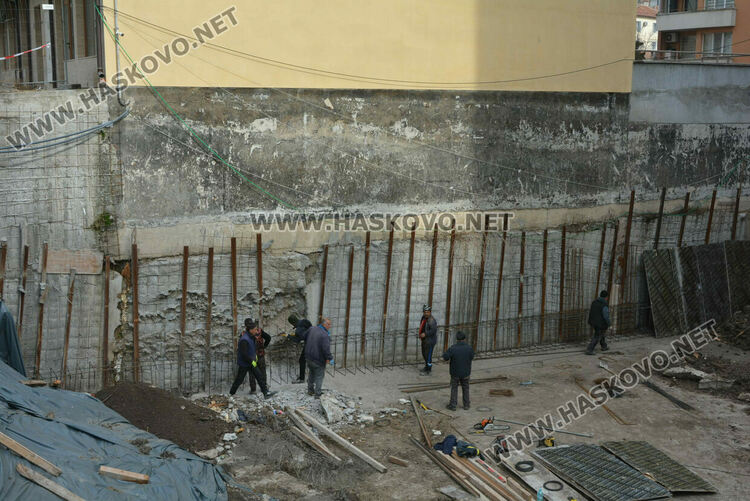 Фирмата на Мехмед Атаман „Ата-строй“ пое проблемния строеж в кв. „Бадема“, има и нов собственик