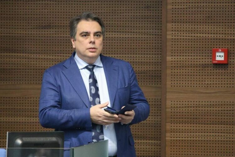 Асен Василев: ГЕРБ да признаят, че имат проблем с коалицията, не да се оправдават с дефицита