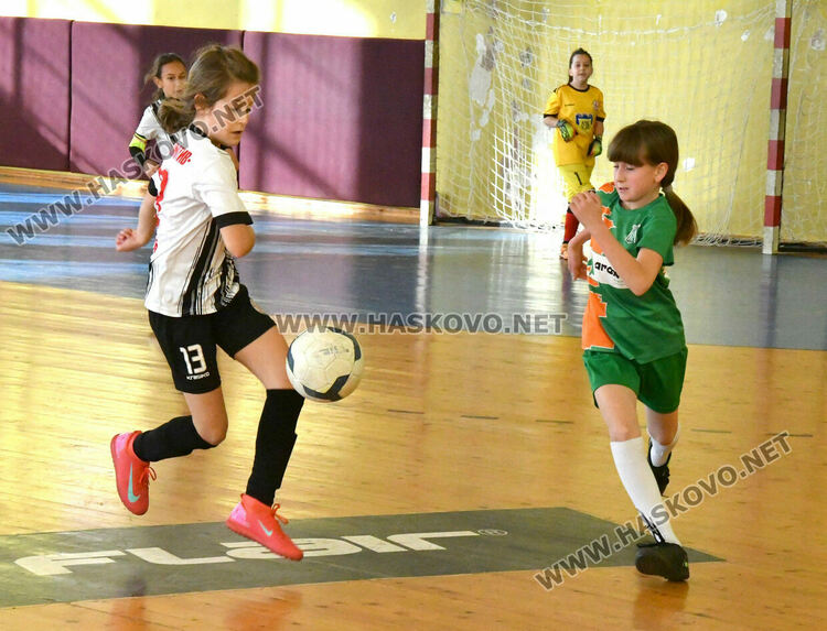 Хасково е домакин на футболен турнир за момичета и девойки