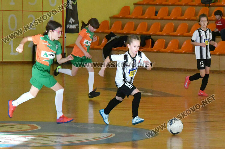 Хасково е домакин на футболен турнир за момичета и девойки