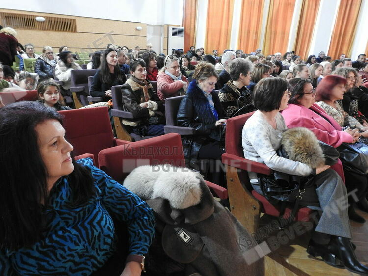 ОУ”П.Яворов”,чийто ученици са желани в професионалните гимназии на Кърджали, отбеляза 57 години